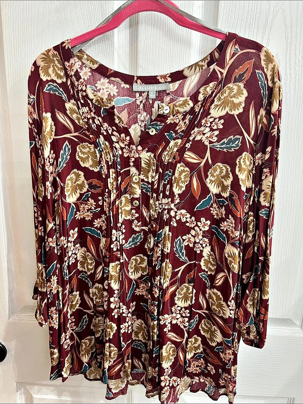 daniel rainn Floral Blouse in Burgundy Size Medium